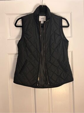 Old Navy Black Quilted Vest